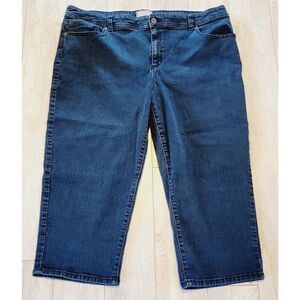 Chicos 3 Jeans Capris Medium Wash Denim‎ Pants Women's XL 16 Pockets Stretch